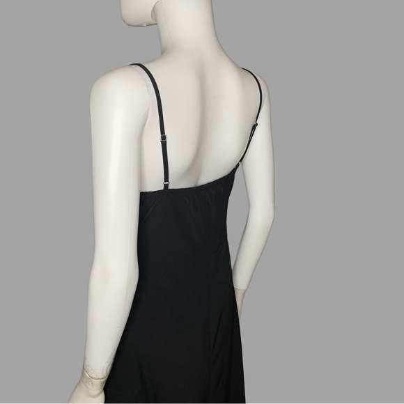 Black Ruched Sleeveless Maxi Dress‎ With Cargo Pockets - Picture 3 of 6